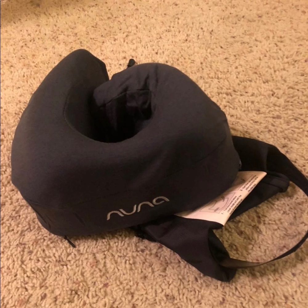 Nuna travel pillow